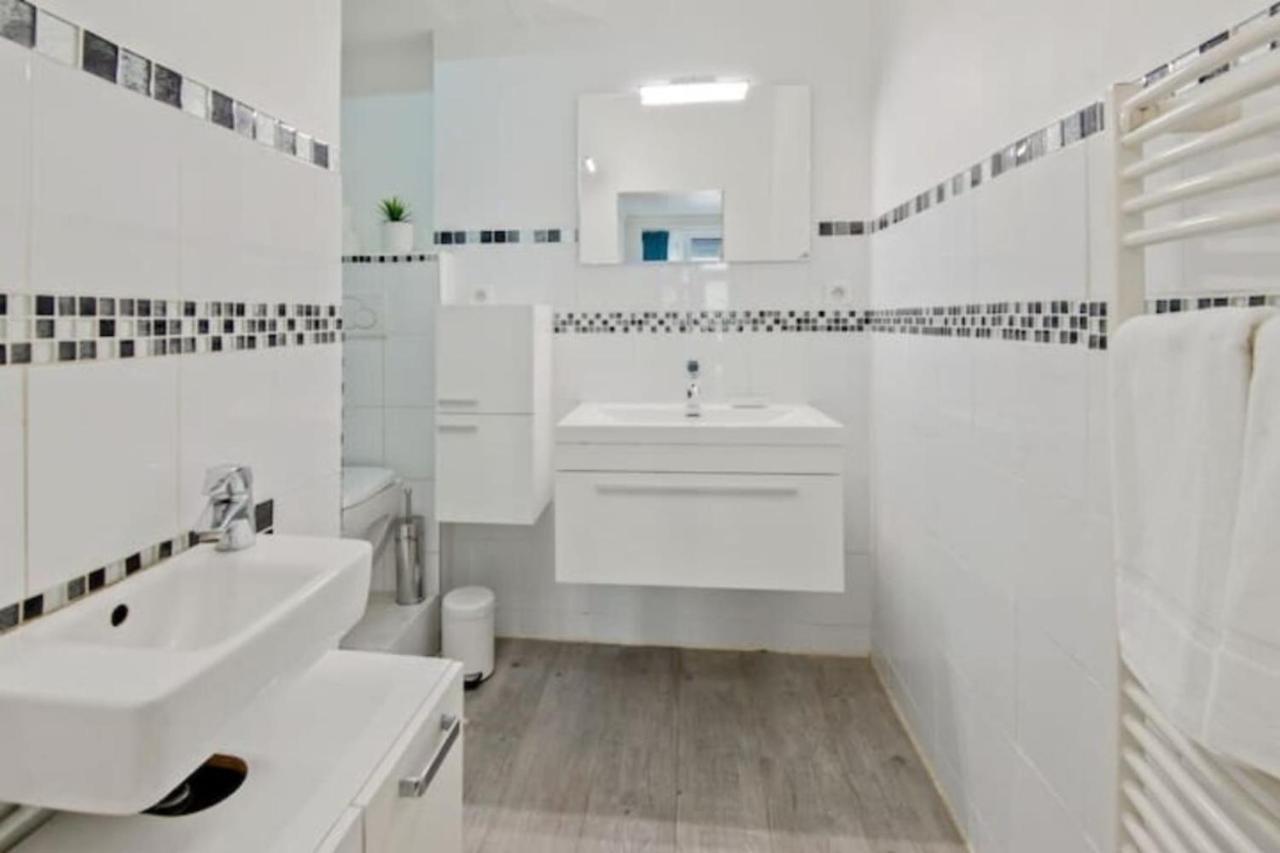 Cozy 2 Bedroom Apartment In パリ エクステリア 写真